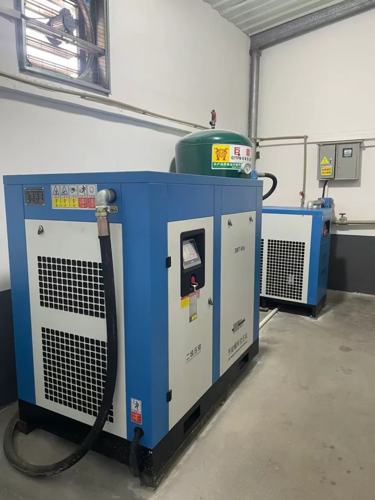 SMT compressor with air receiver and refrigerated dryer
